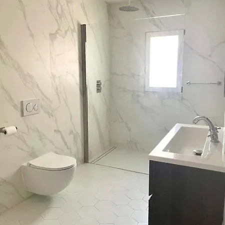 Splendide Bourgeois Renove + Parking Apartment *
